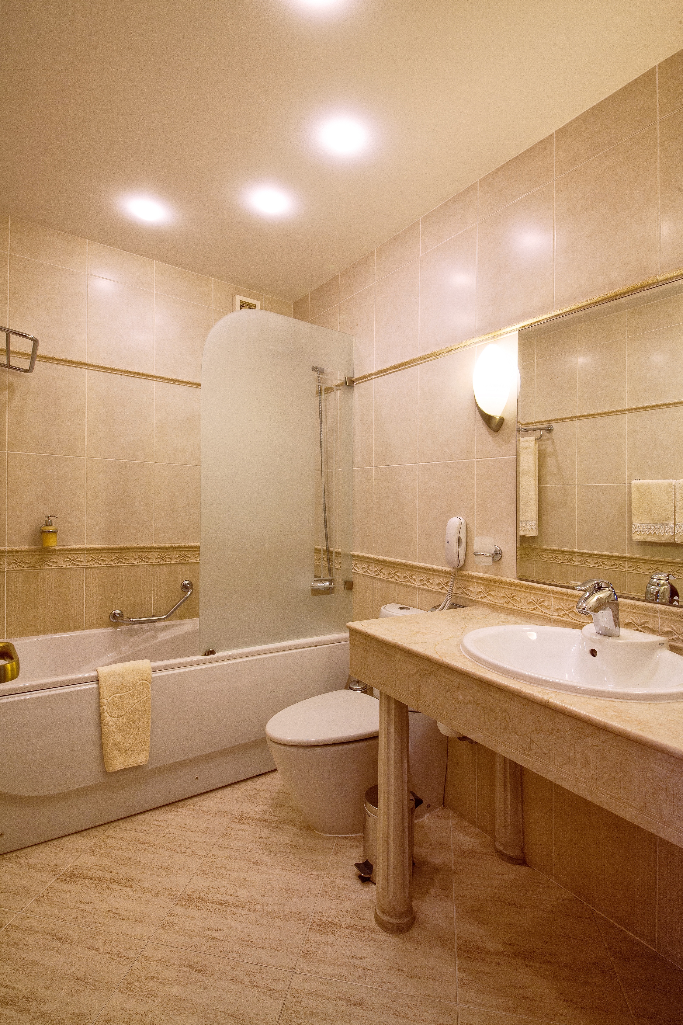 Grand Hotel London