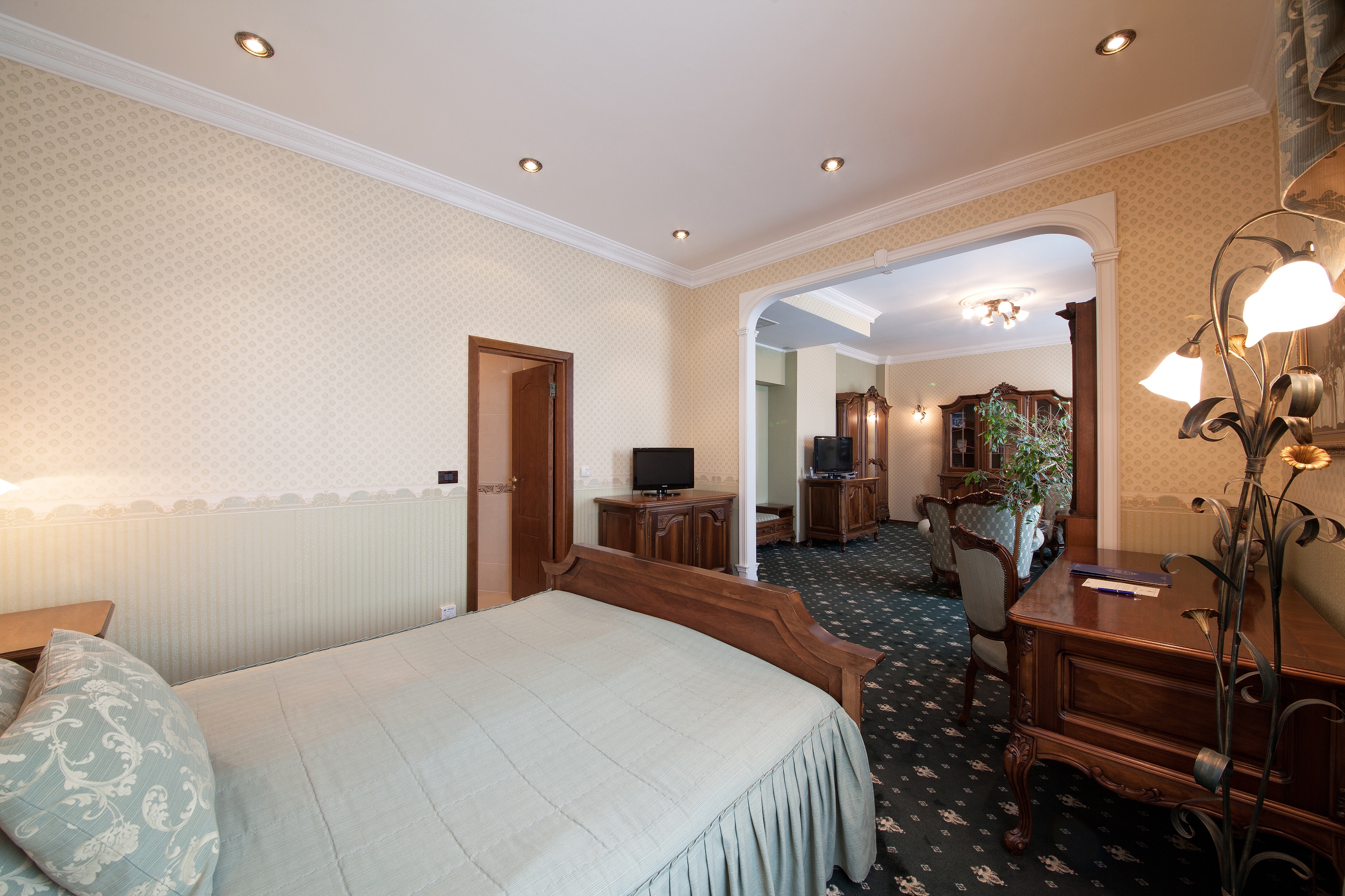 Grand Hotel London