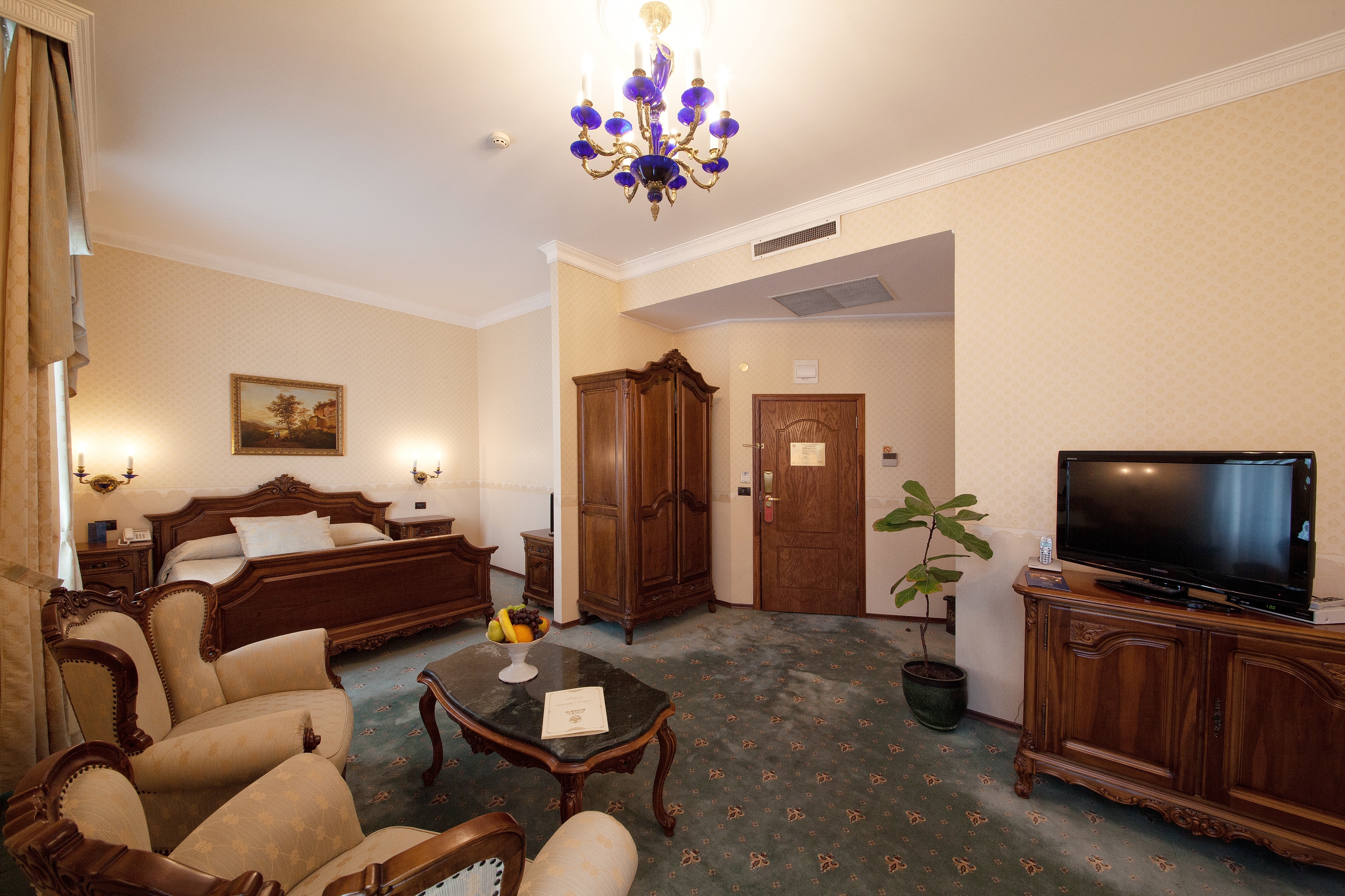Grand Hotel London
