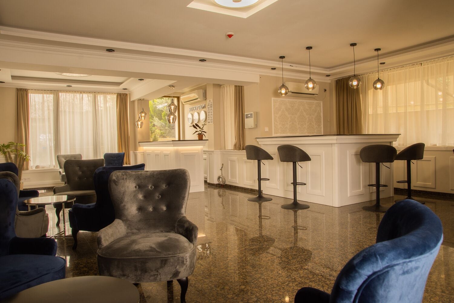 Vemara City  Hotel
