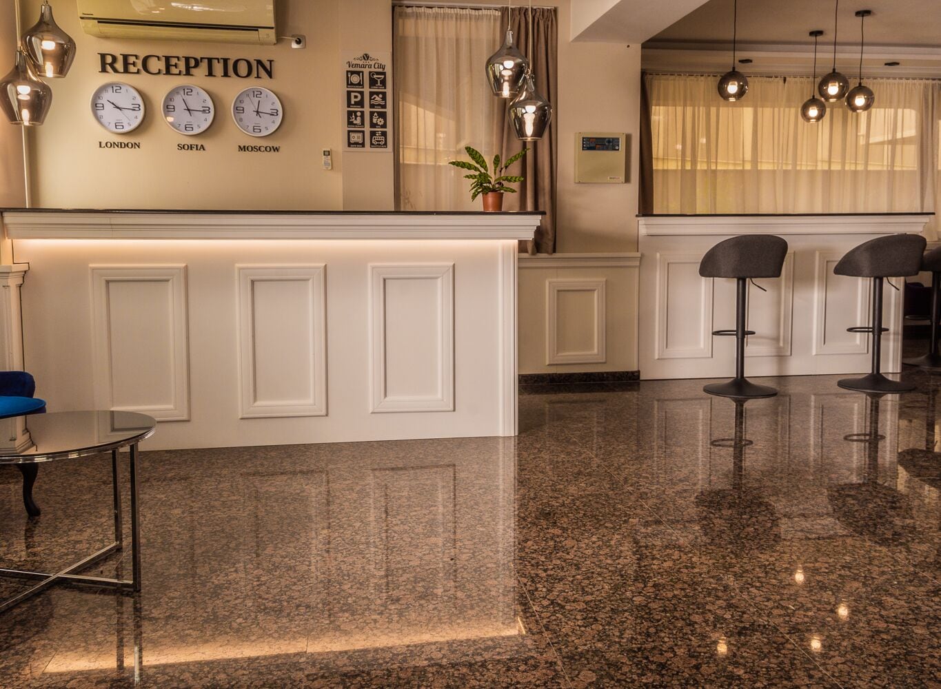 Vemara City  Hotel