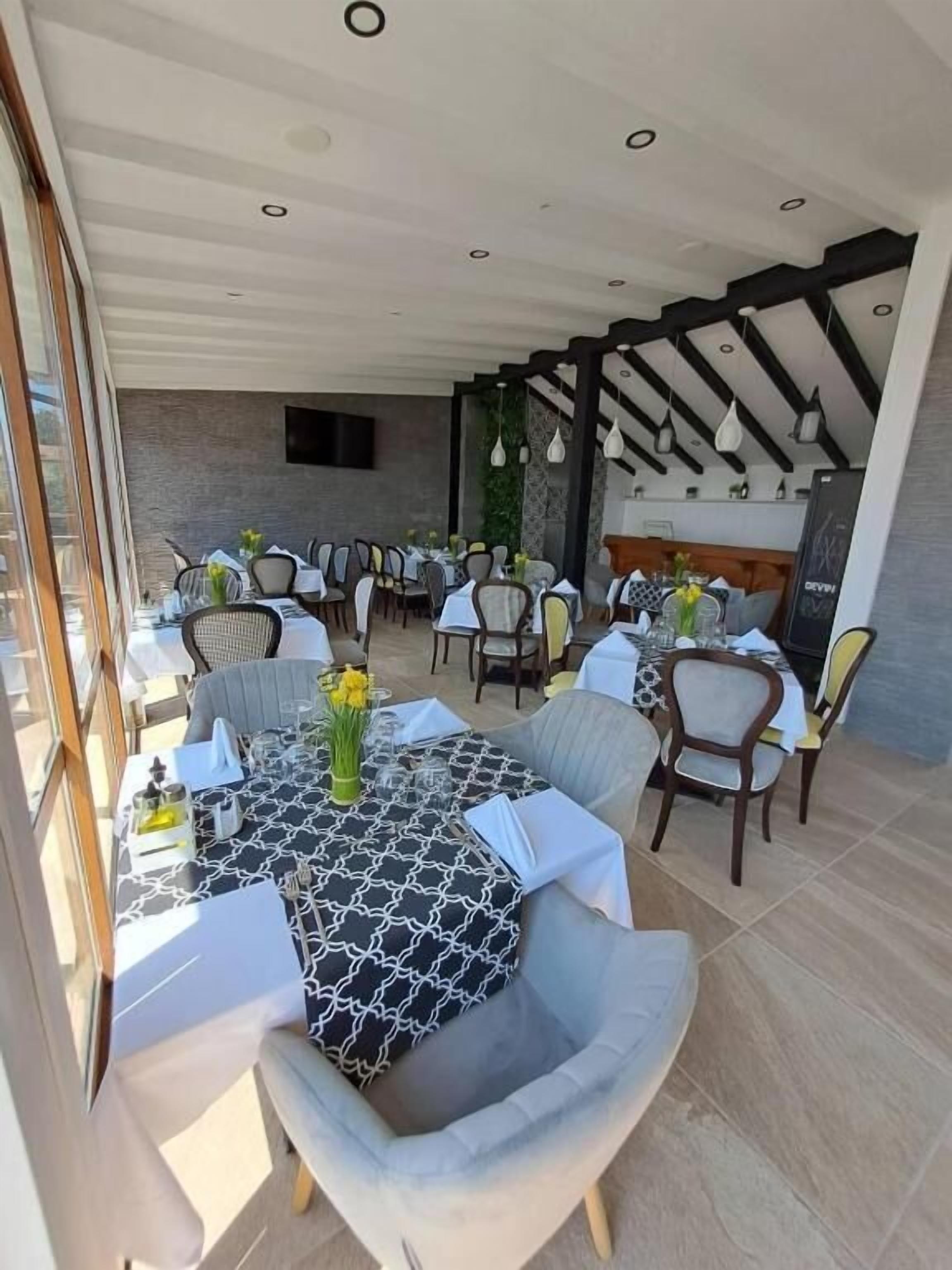 Vemara City  Hotel