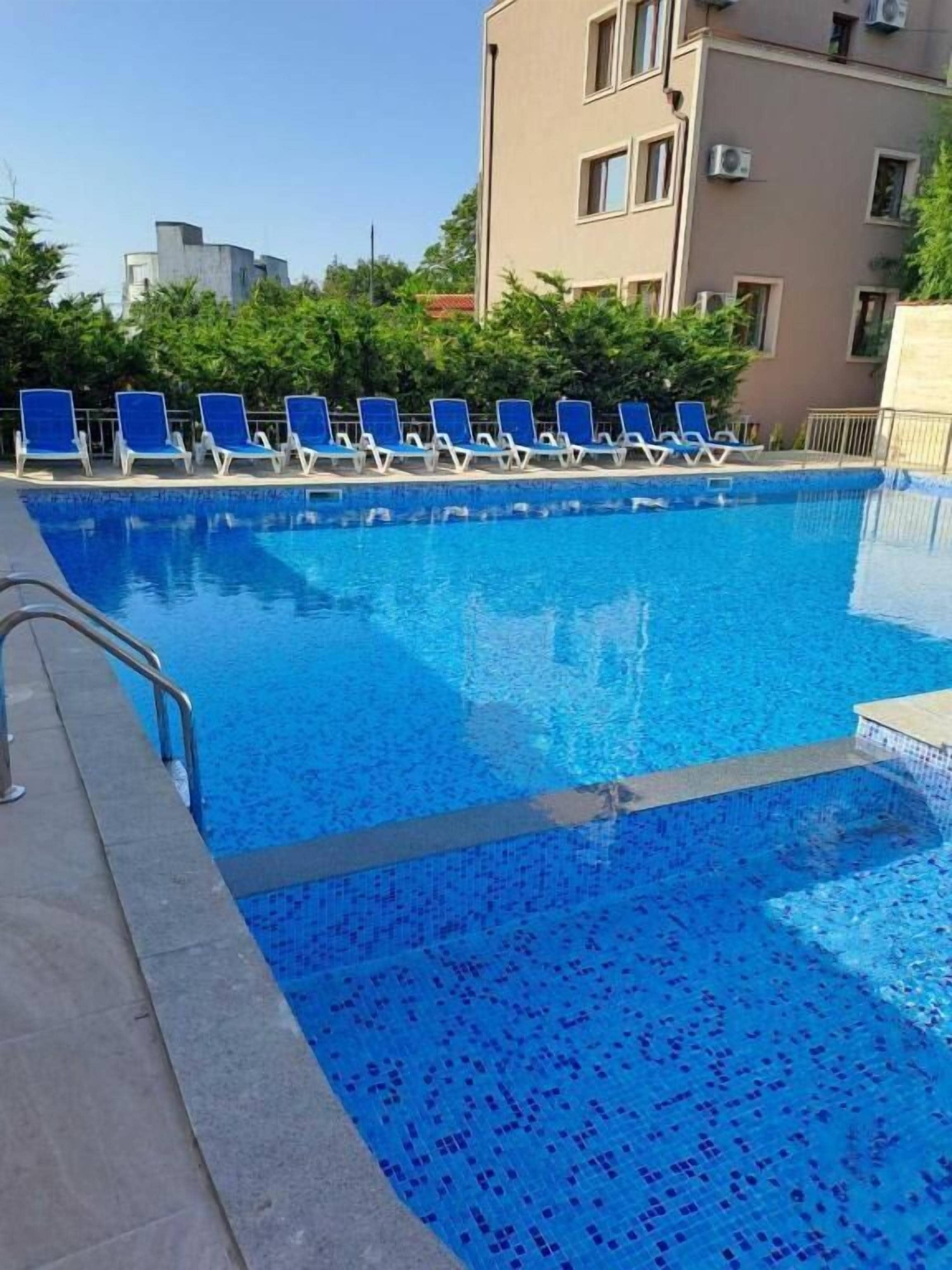 Vemara City  Hotel