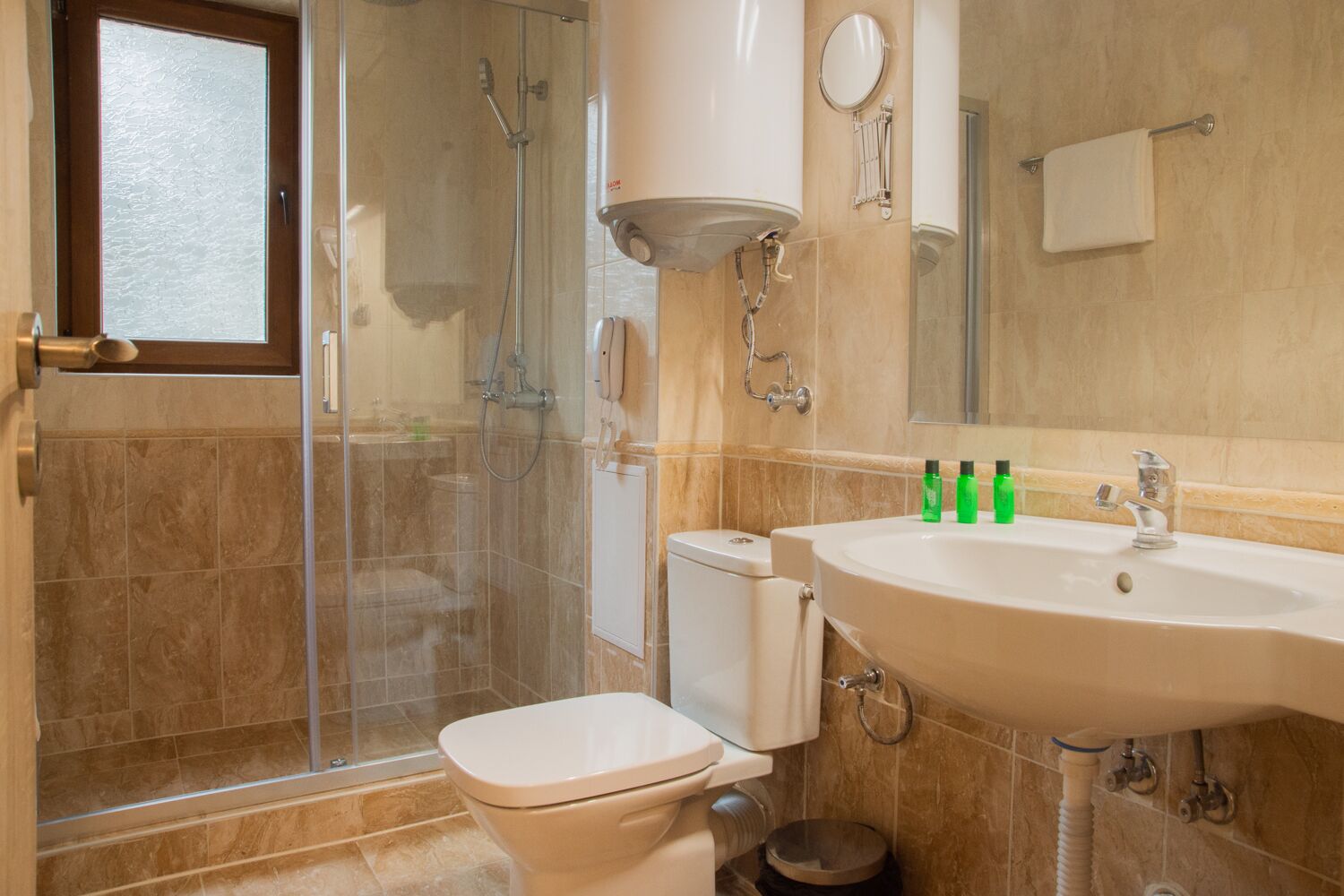 Vemara City  Hotel