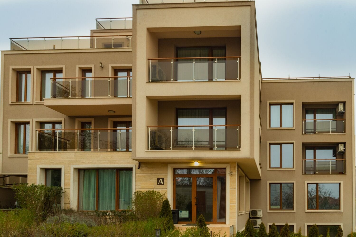 Vemara City  Hotel