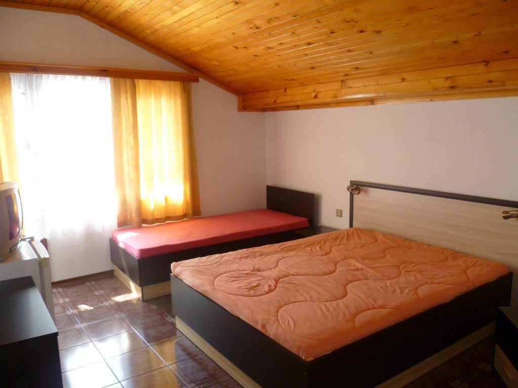 Coral Family Hotel