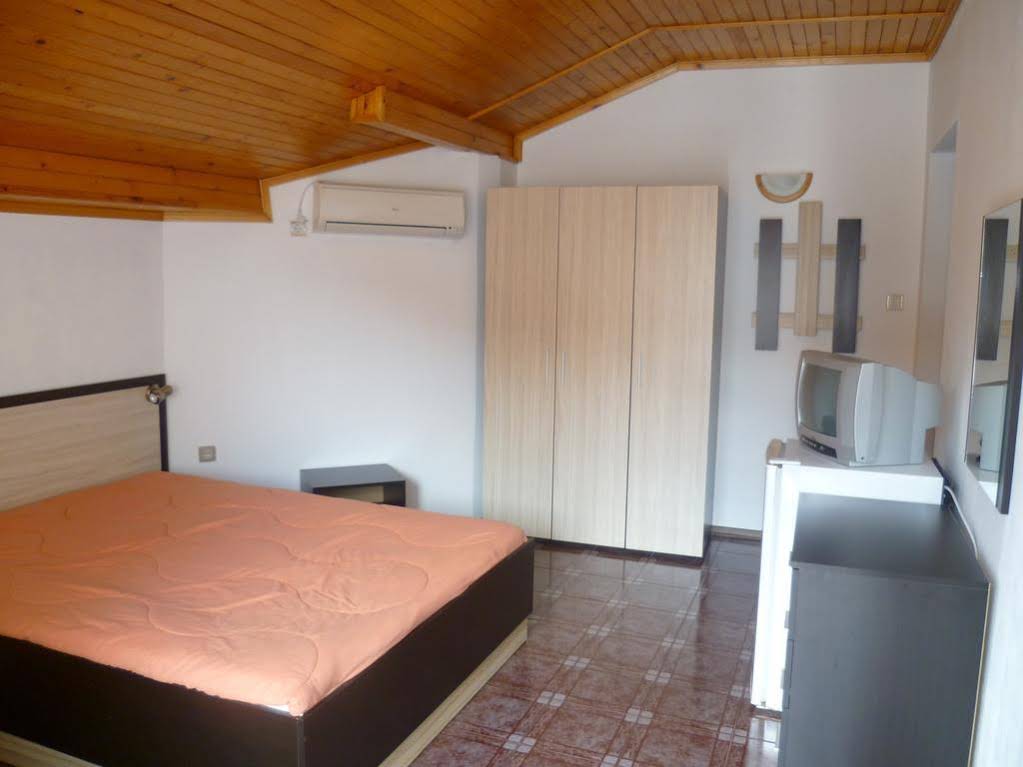 Coral Family Hotel
