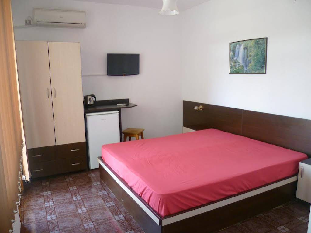 Coral Family Hotel