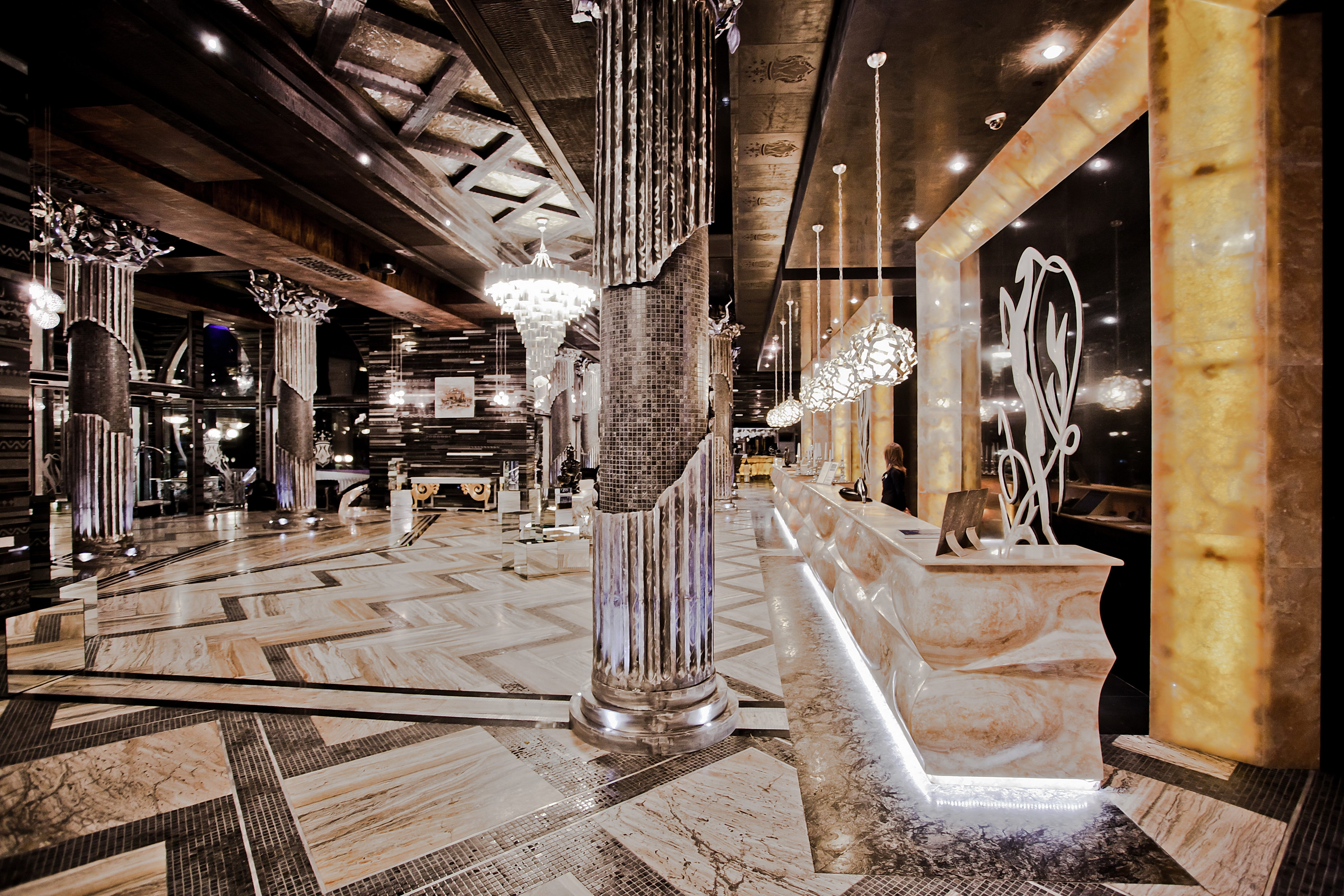 Royal Castle Design & Spa