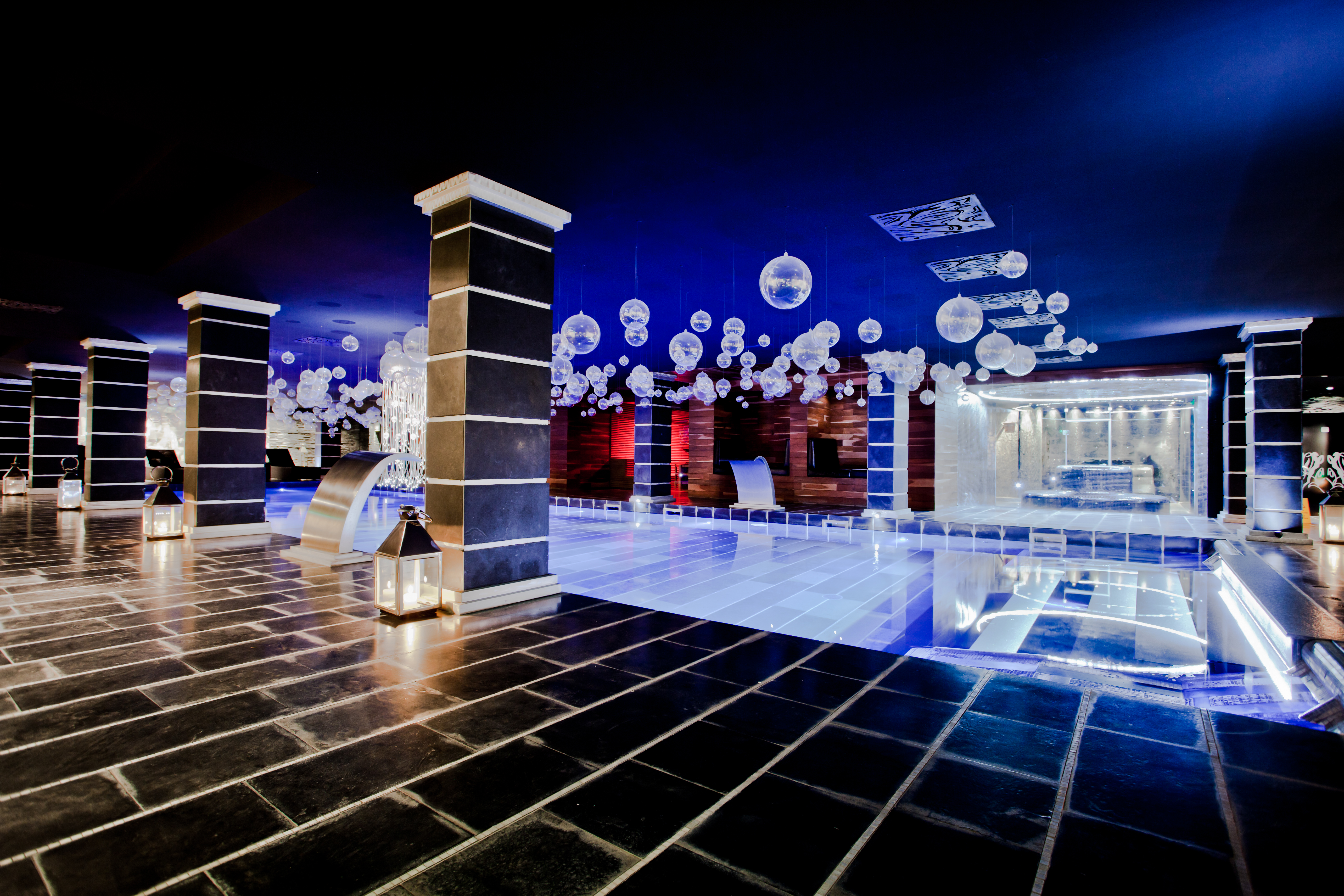 Royal Castle Design & Spa