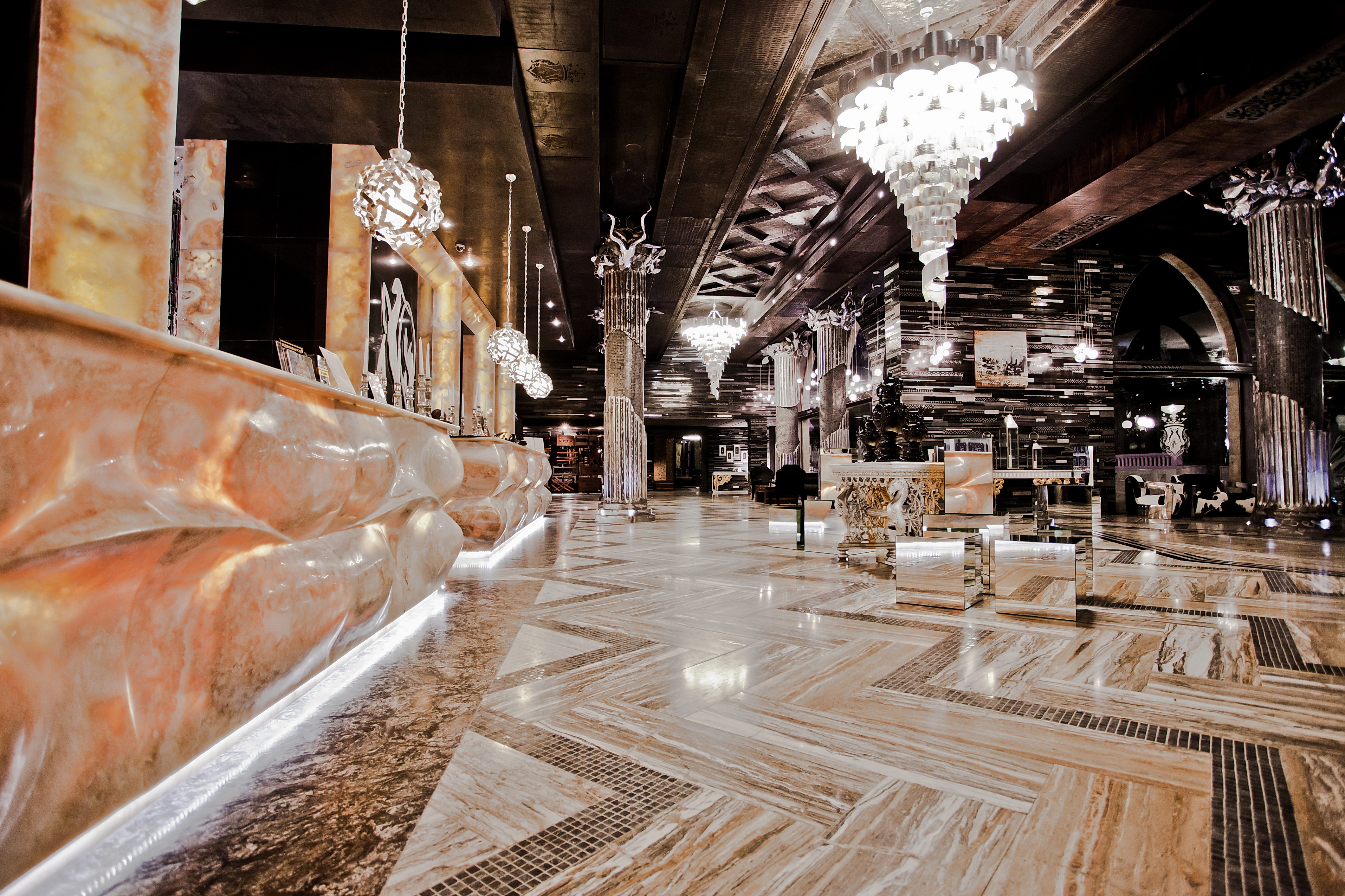 Royal Castle Design & Spa
