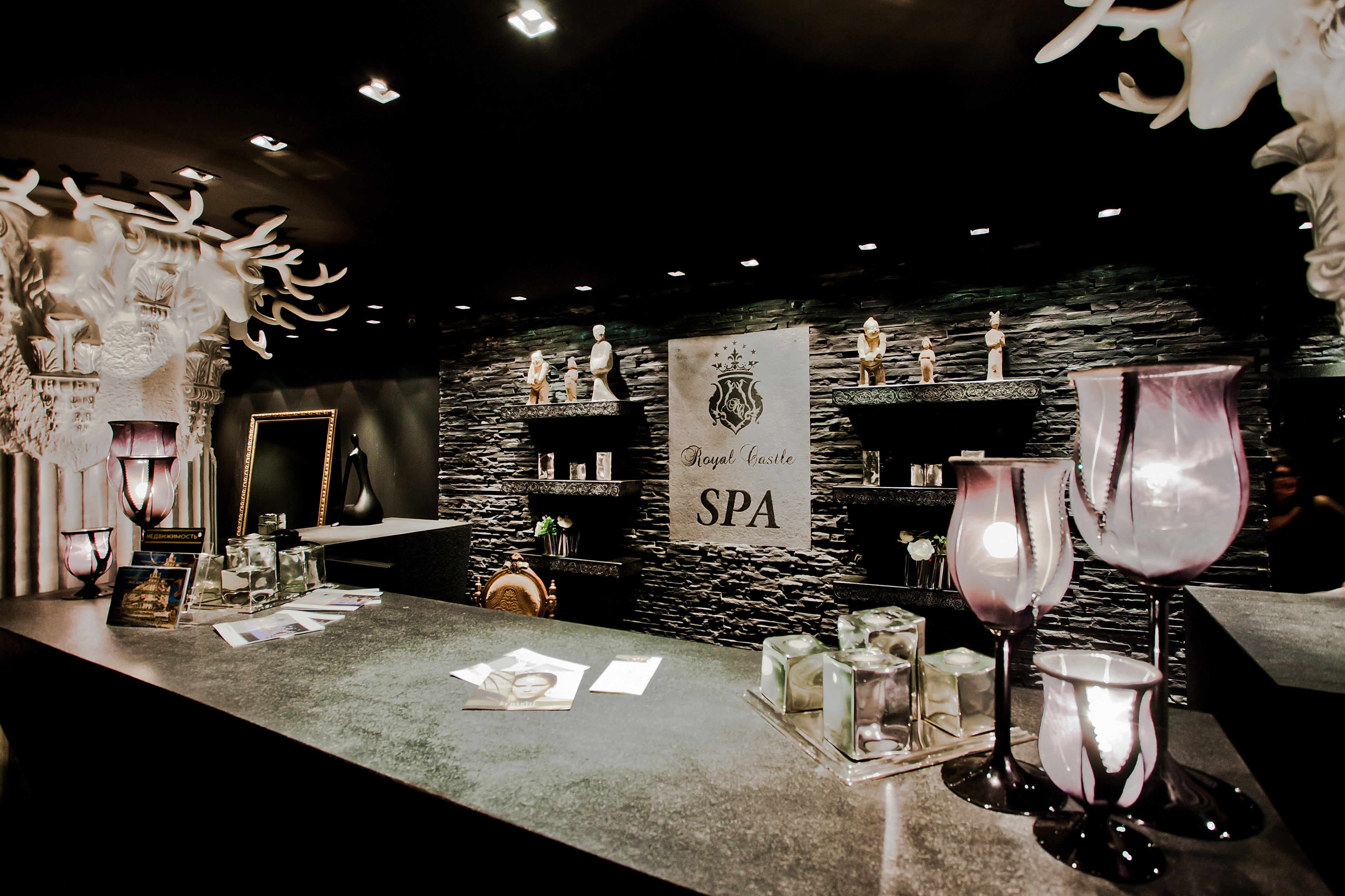 Royal Castle Design & Spa