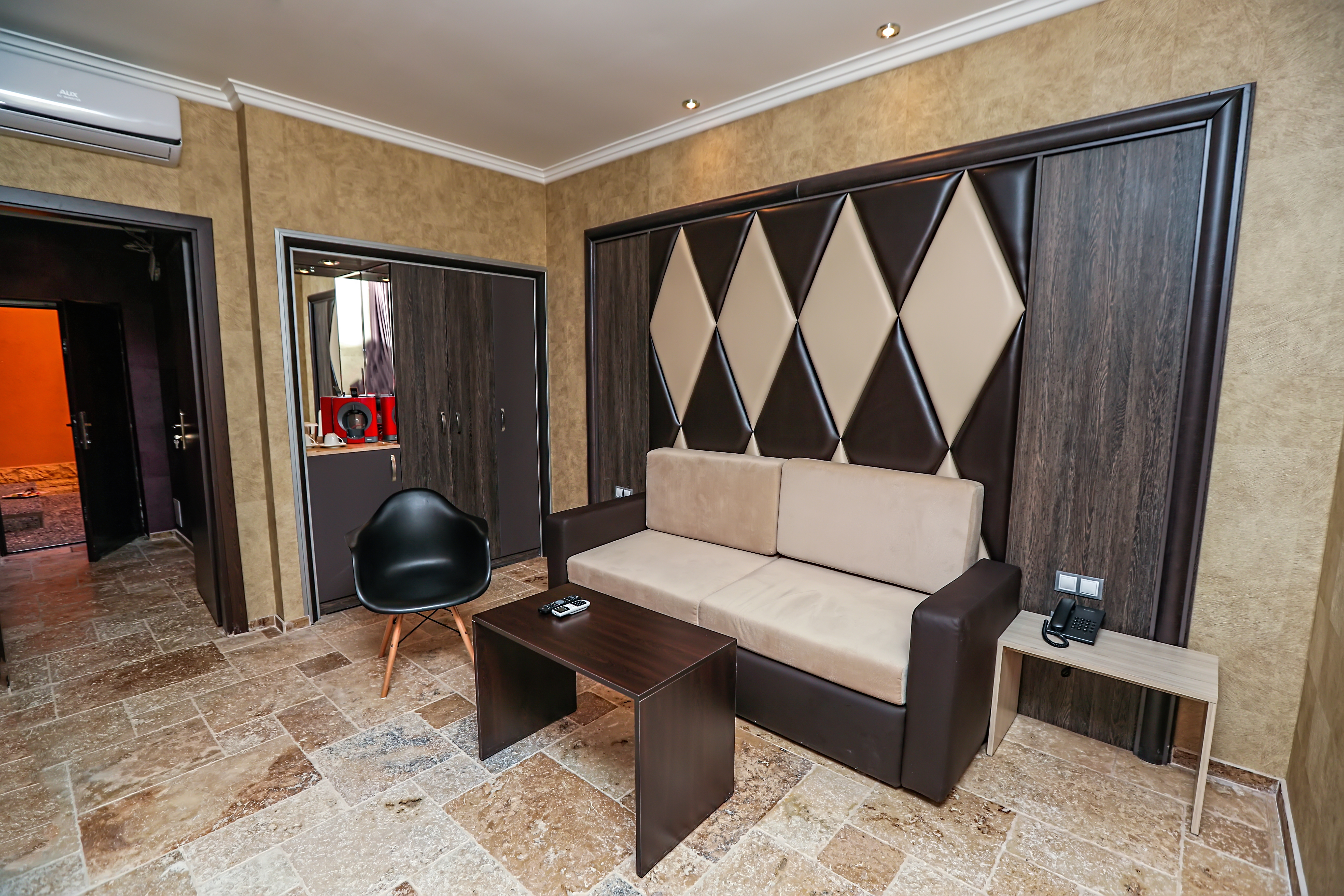 Royal Castle Design & Spa