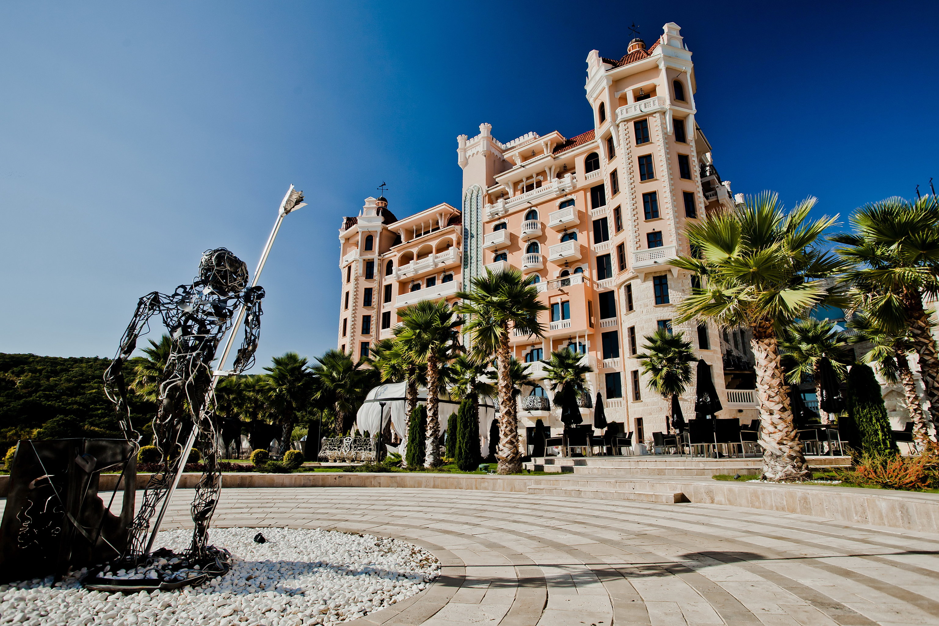 Royal Castle Design & Spa