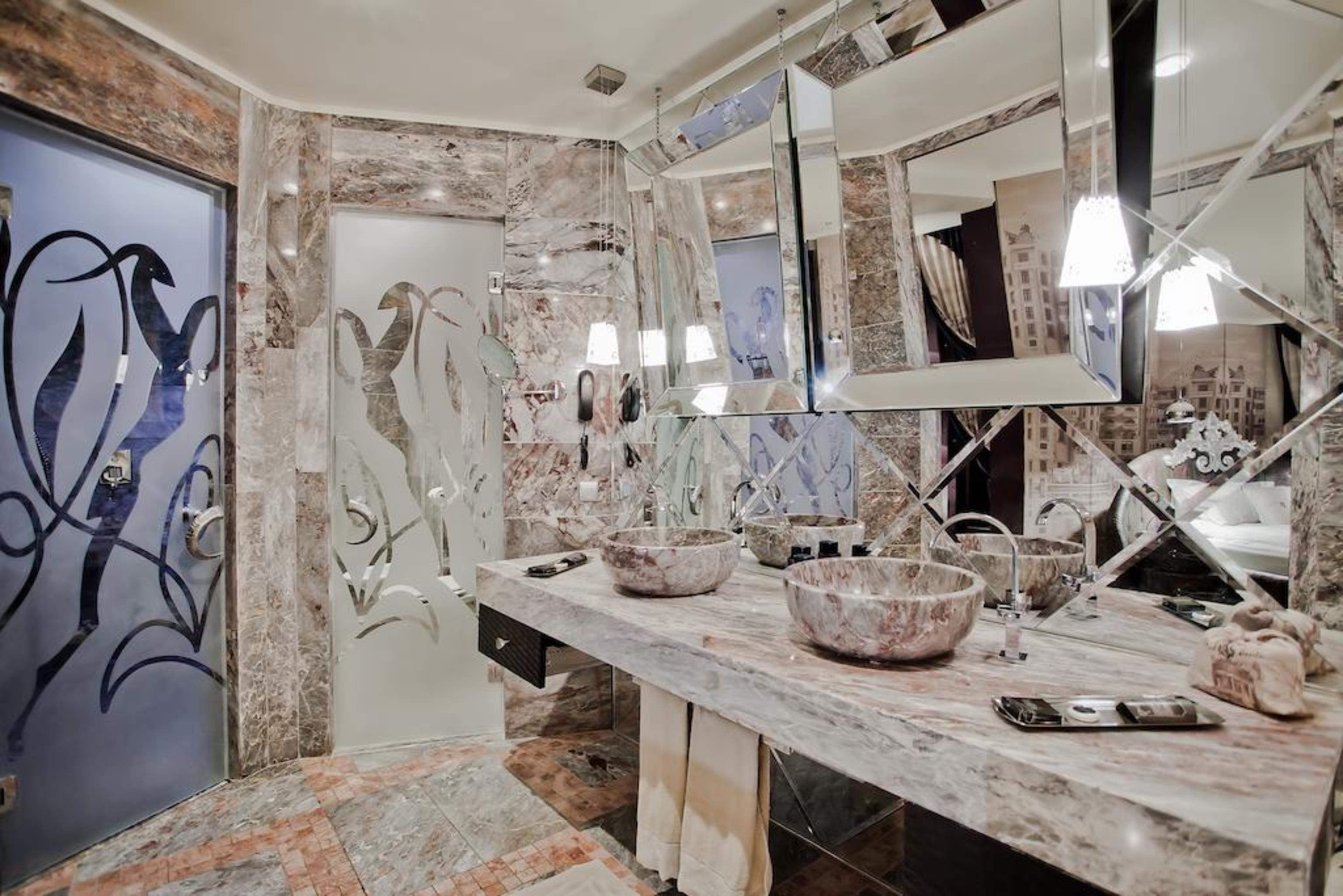 Royal Castle Design & Spa