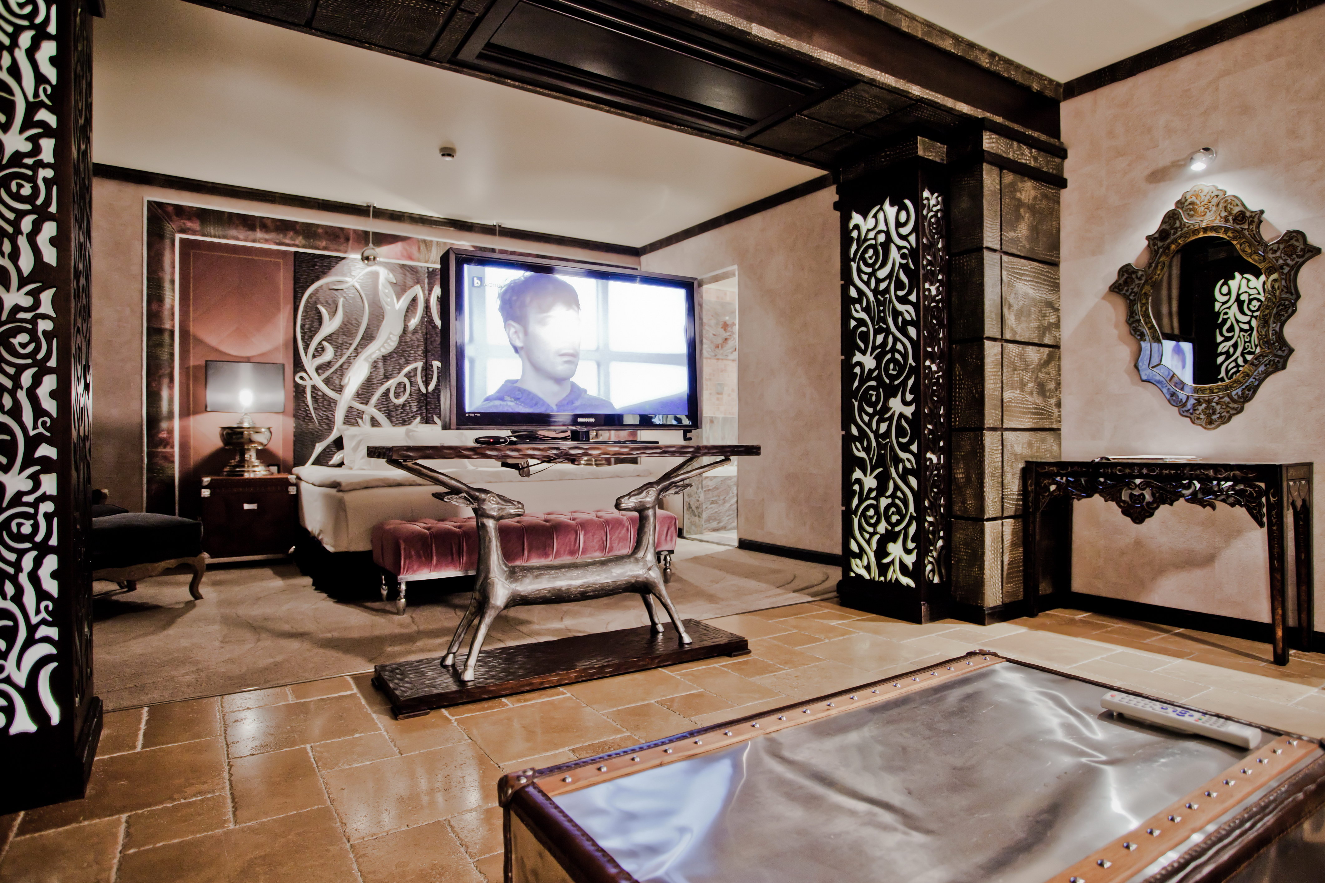 Royal Castle Design & Spa