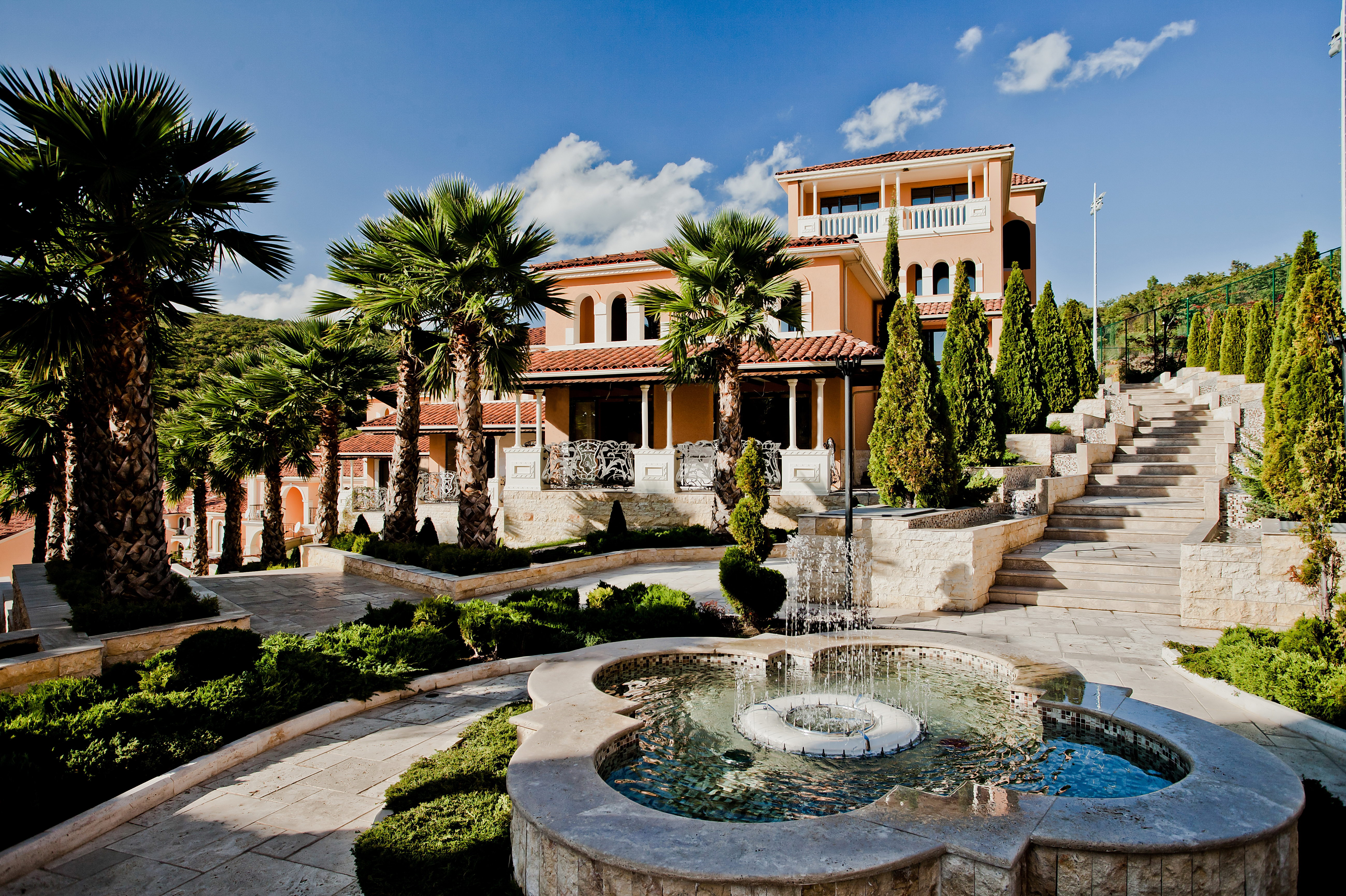 Royal Castle Design & Spa