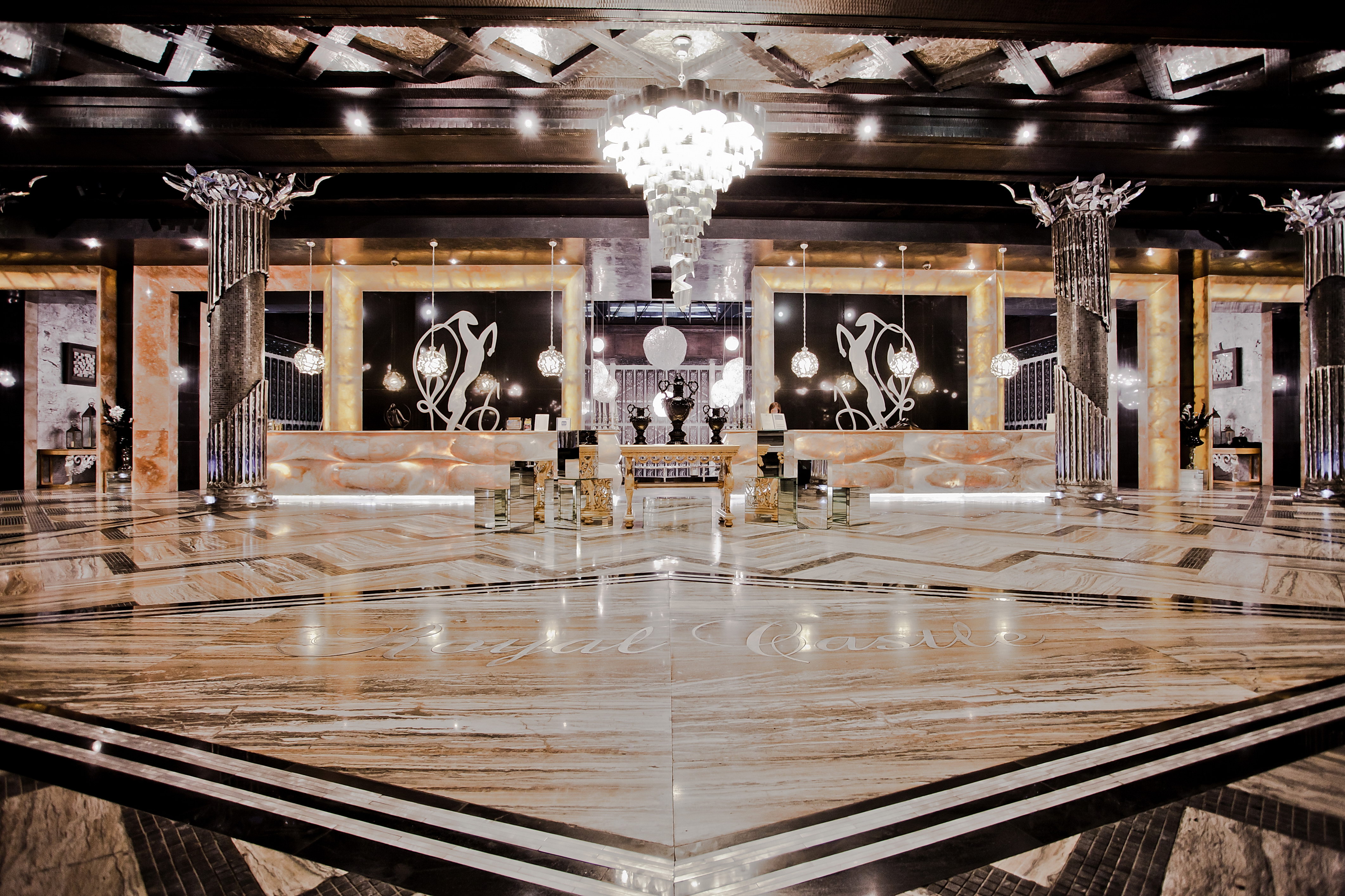 Royal Castle Design & Spa