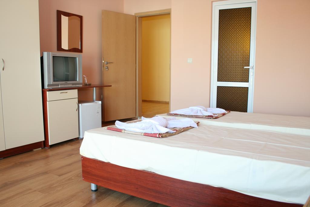 Hotel Hawaii Lozenets Beach Resort