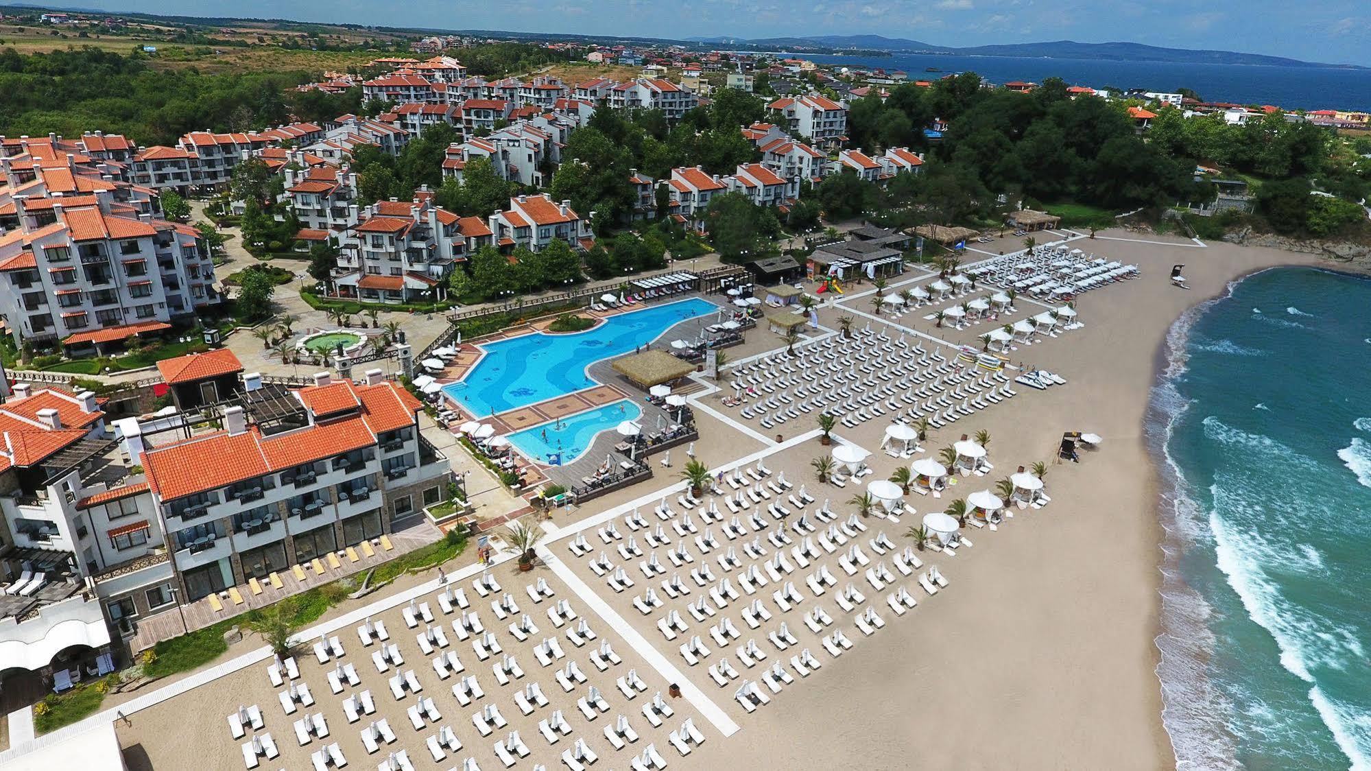 Oasis Resort & Spa