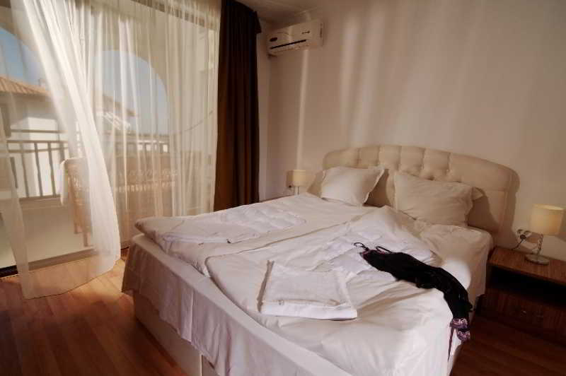 Arena - Dinevi Resort