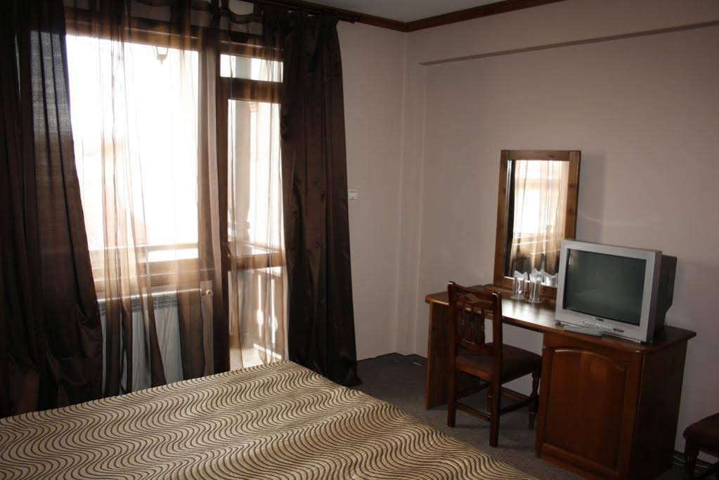 Elida Family Hotel