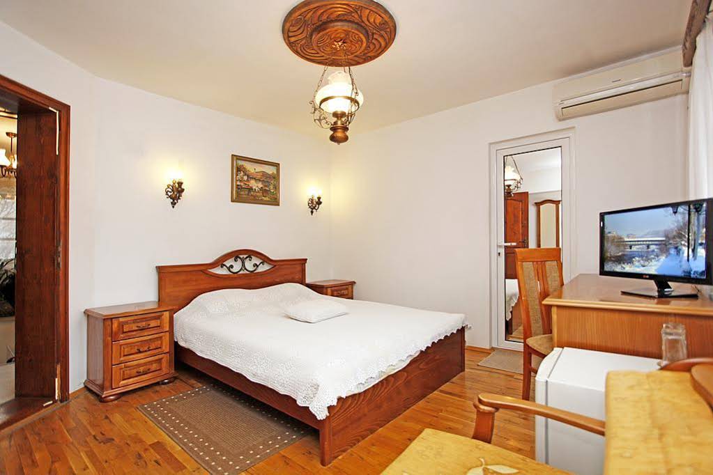 Family Hotel Varosha 2003 Lovech