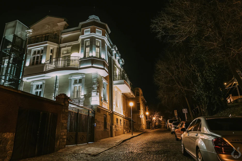 Orpheus Apartments