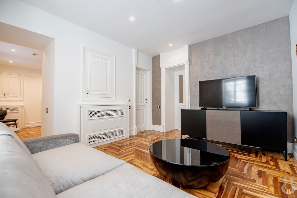 Orpheus Apartments