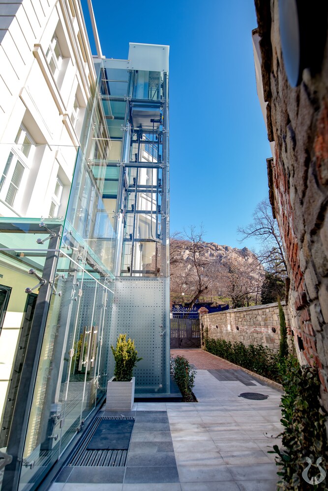 Orpheus Apartments