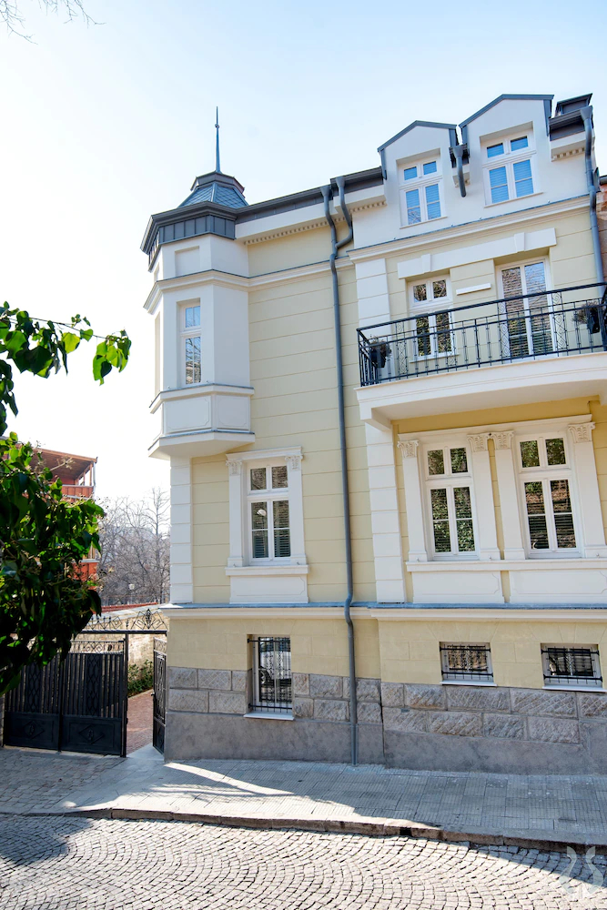 Orpheus Apartments