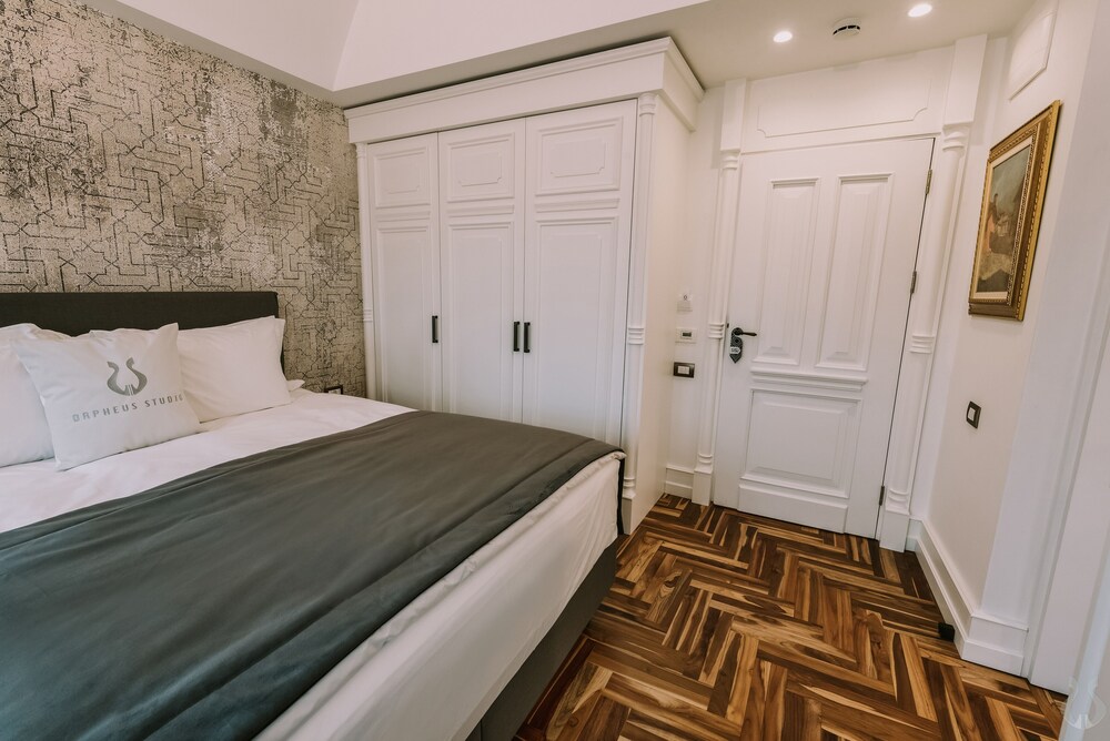 Orpheus Apartments