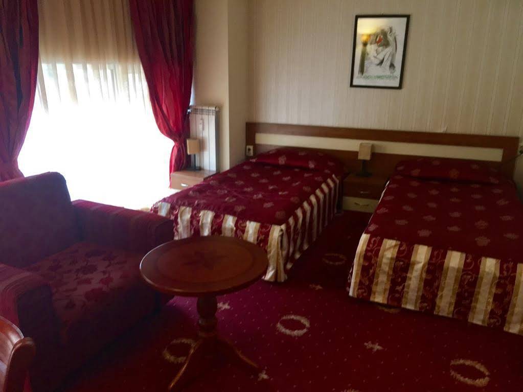 Hotel Cosmos