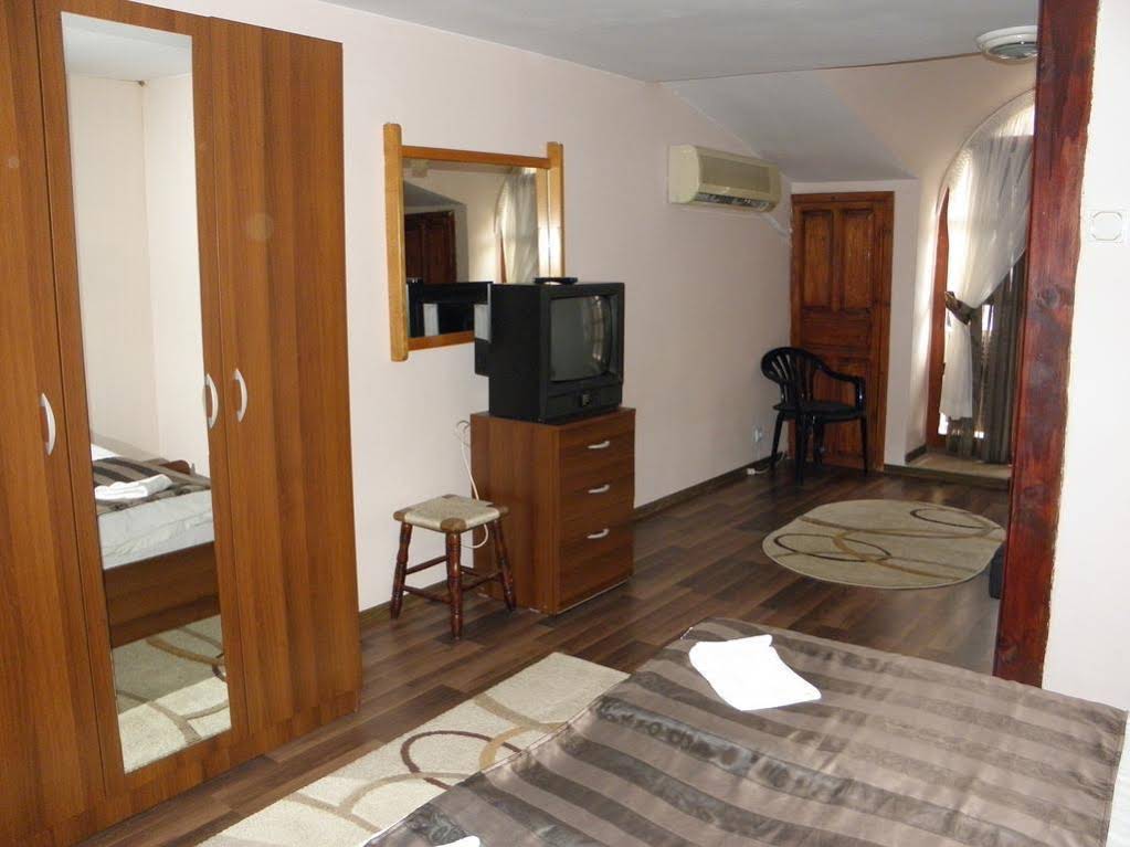 Hotel St.st. Constantine And Helena