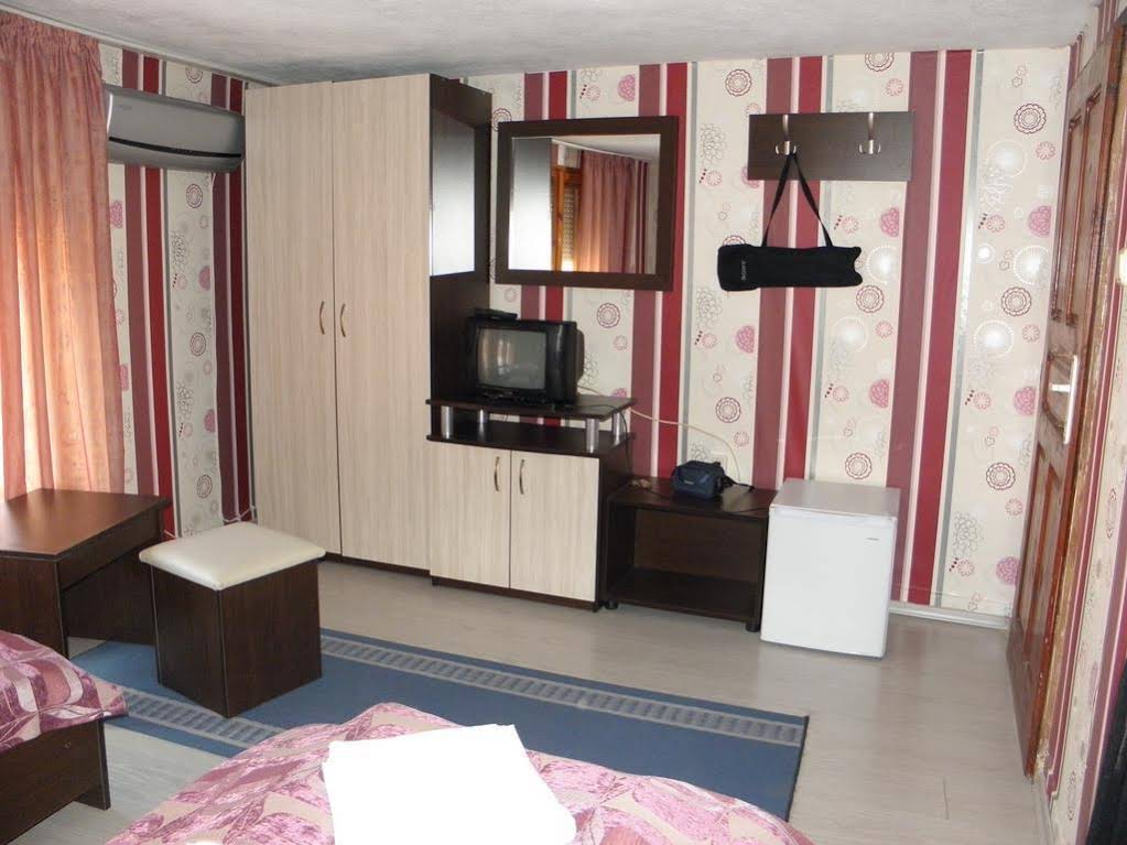 Hotel St.st. Constantine And Helena