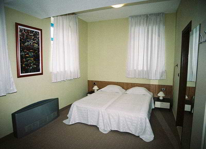 Anna-Kristina Hotel