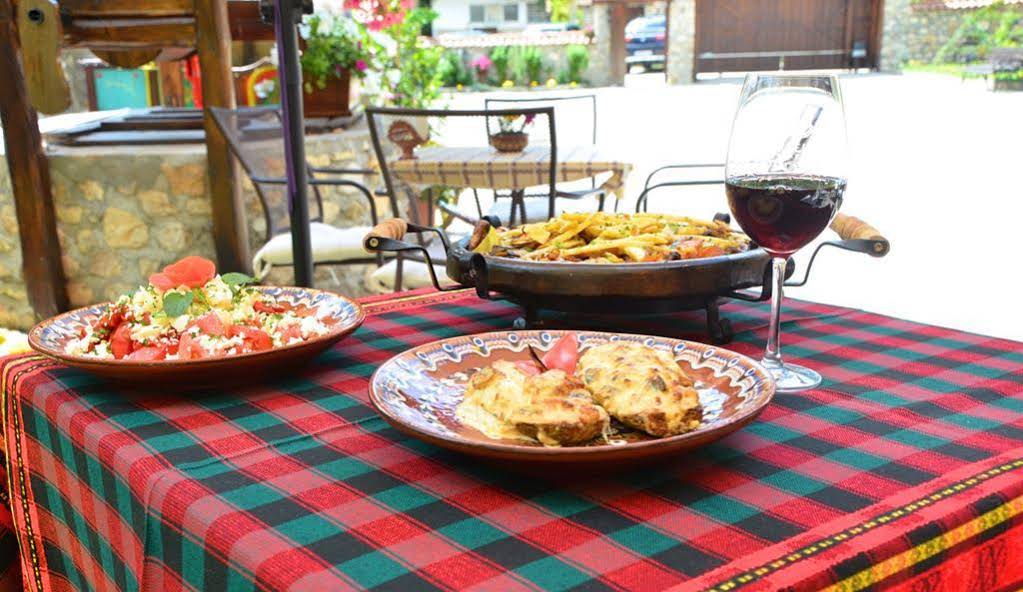 Family Hotel Dinchova Kushta