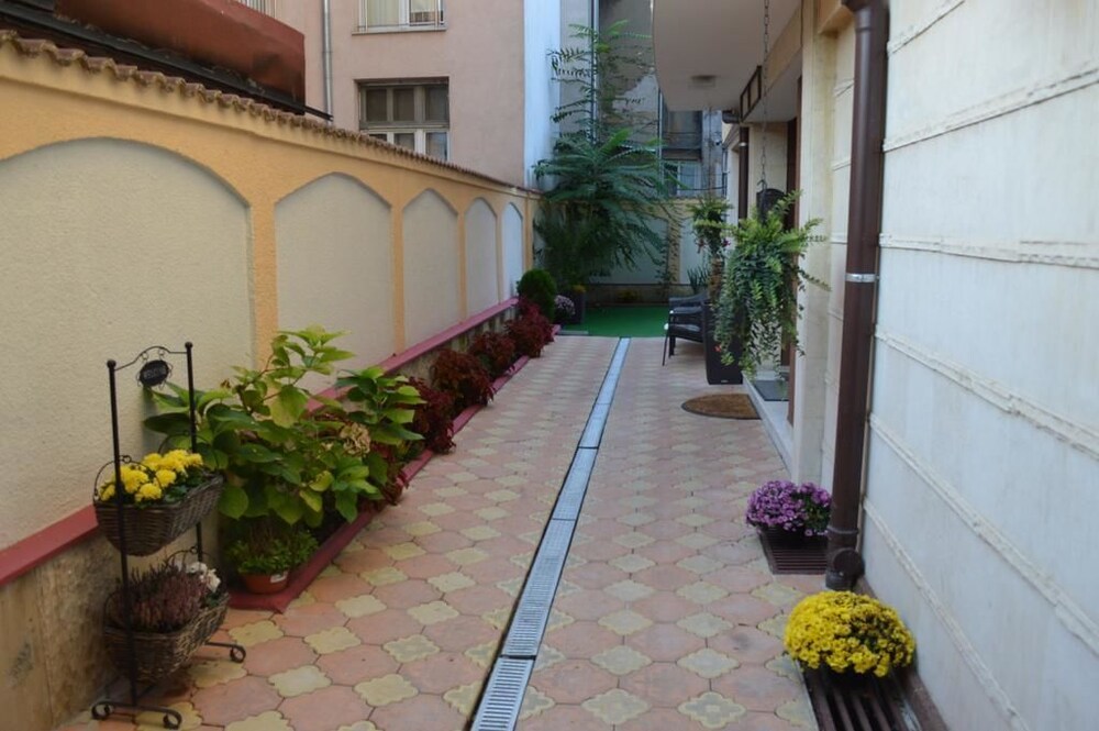 Bon Bon Hotel