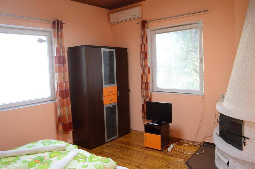 Elegance Hostel and Guesthouse