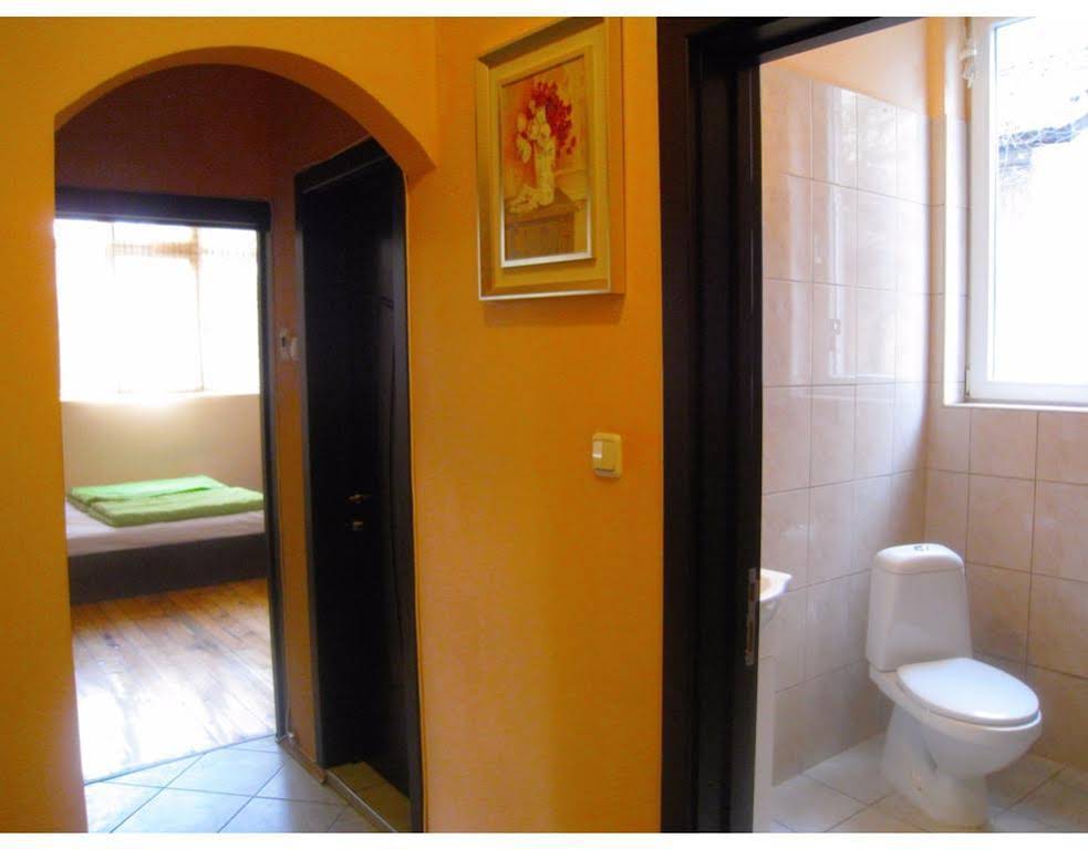 Elegance Hostel and Guesthouse
