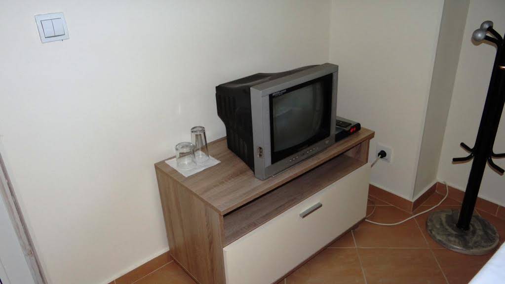Guest Rooms Kom