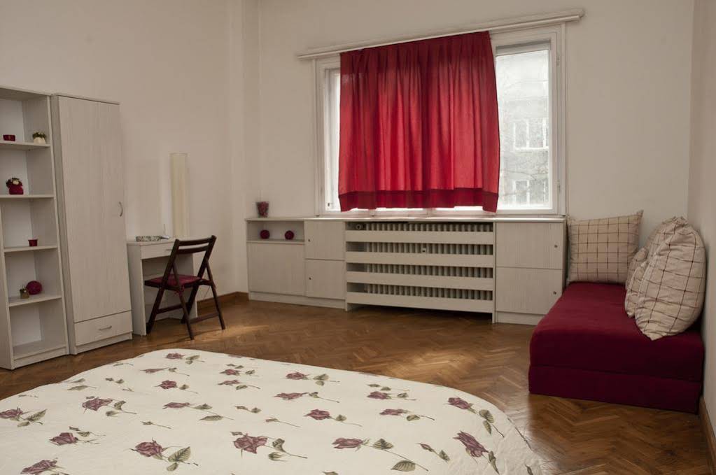 Hostel Mostel