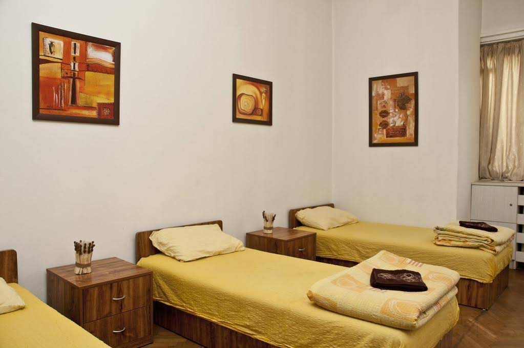Hostel Mostel
