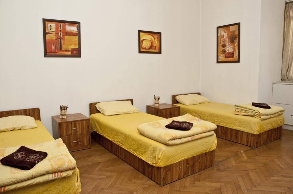 Hostel Mostel