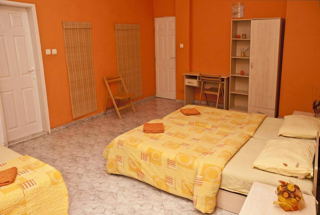 Hostel Mostel