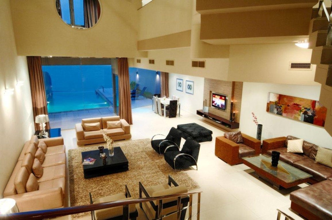 The Dragon Hotel & Resort