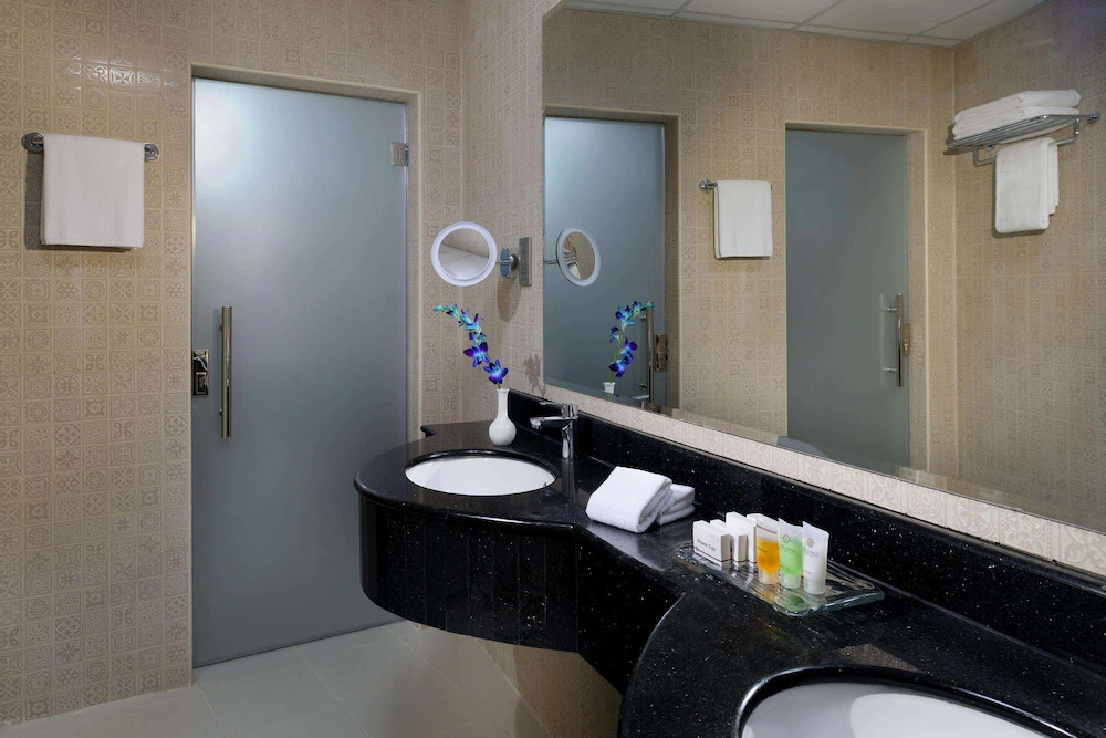 Al Safir Hotel
