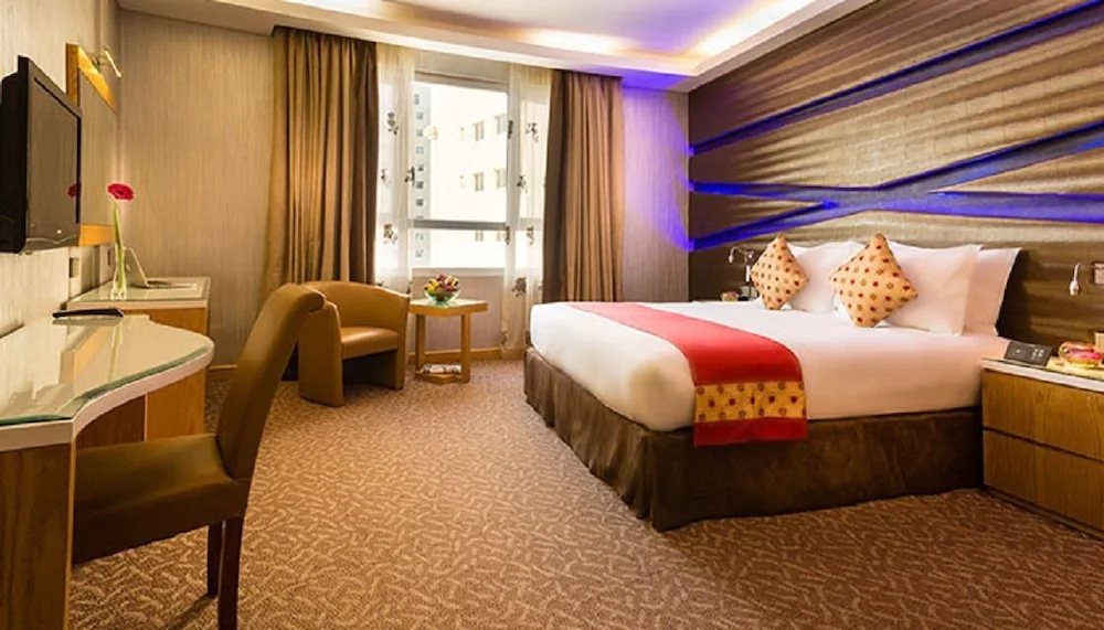 Al Safir Hotel