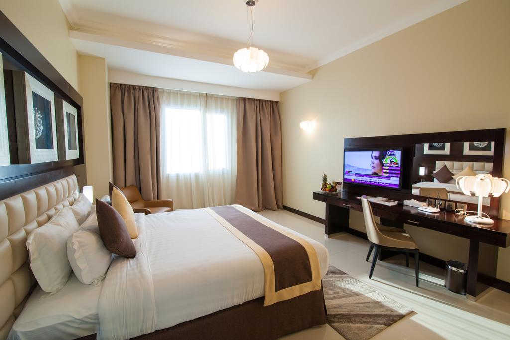 Atiram Premier Hotel