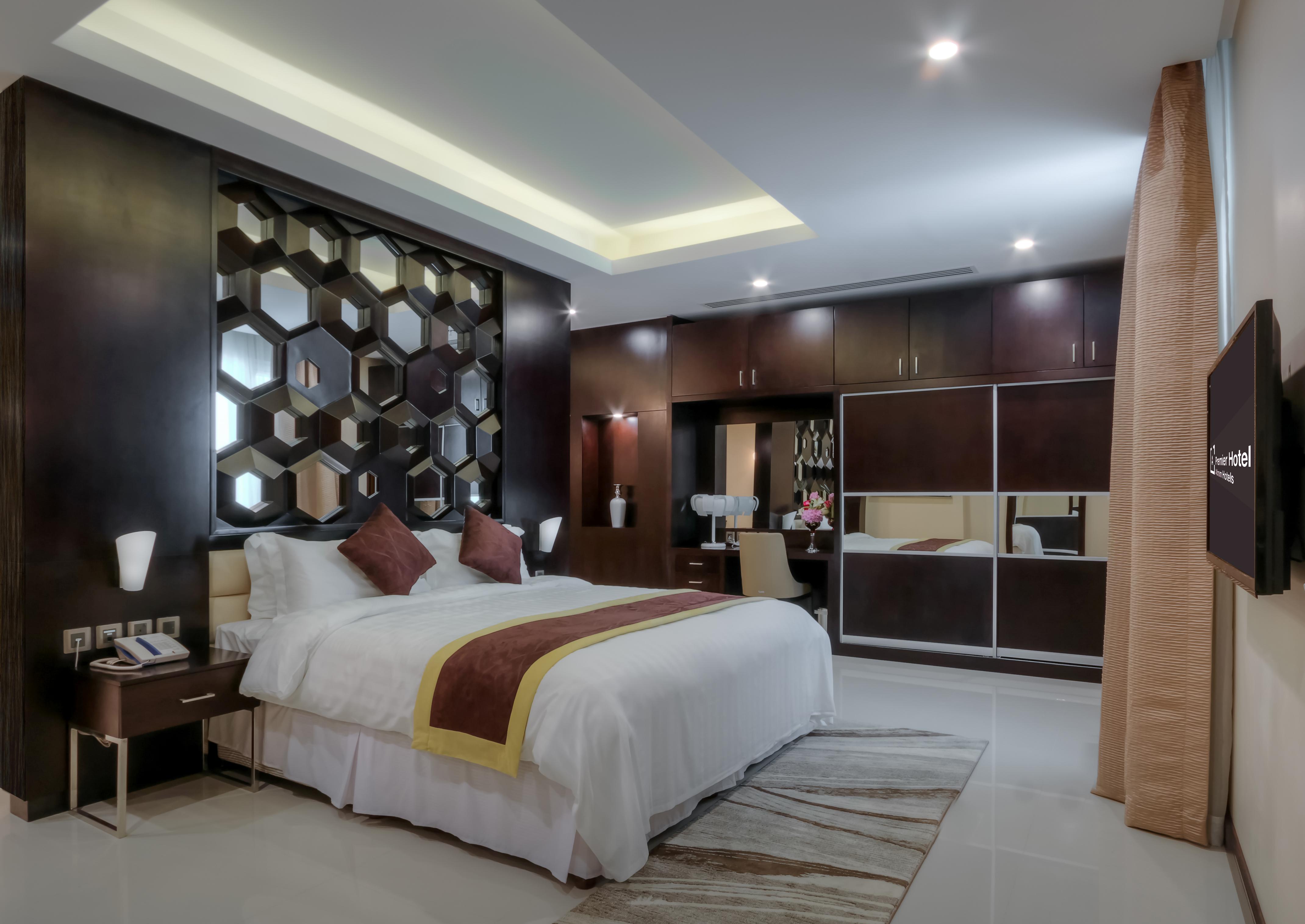 Atiram Premier Hotel